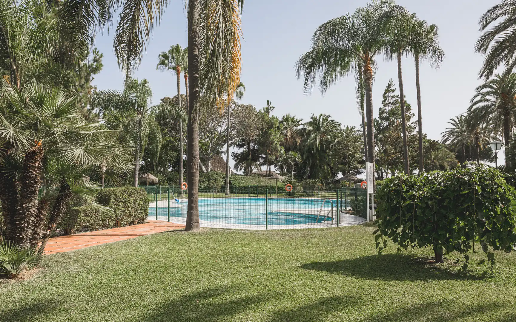 Apartament amb piscina en venda a Nueva Andalucía, imagen 50