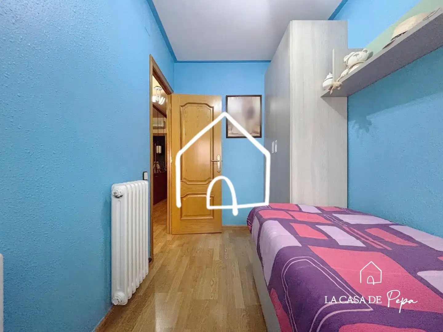 Habitación de Casa adosada en venta en Viladecans con Aire acondicionado, Calefacción y Jardín privado