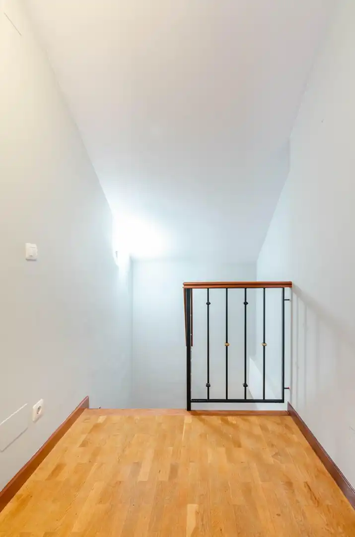 Piso en venta en Mieres (Asturias) con Calefacción, Amueblado y Balcón