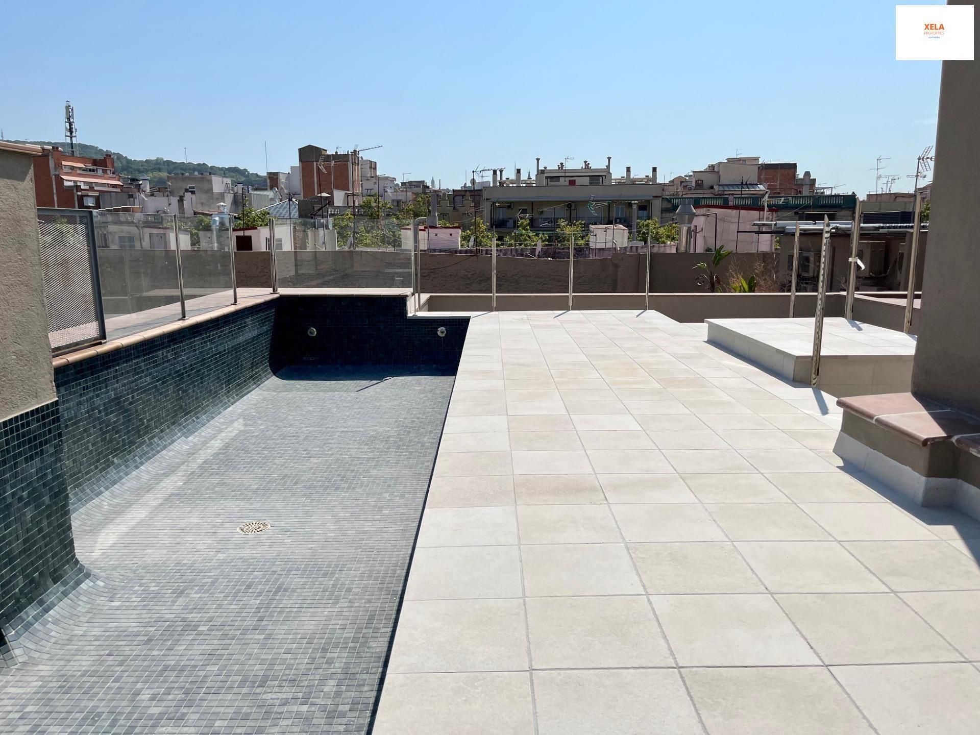 Piscina de Oficina en venda en  Barcelona Capital amb Aire condicionat, Calefacció i Terrassa