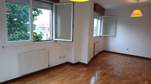 Foto 2 de Piso de alquiler en Alisal - San Román, Santander