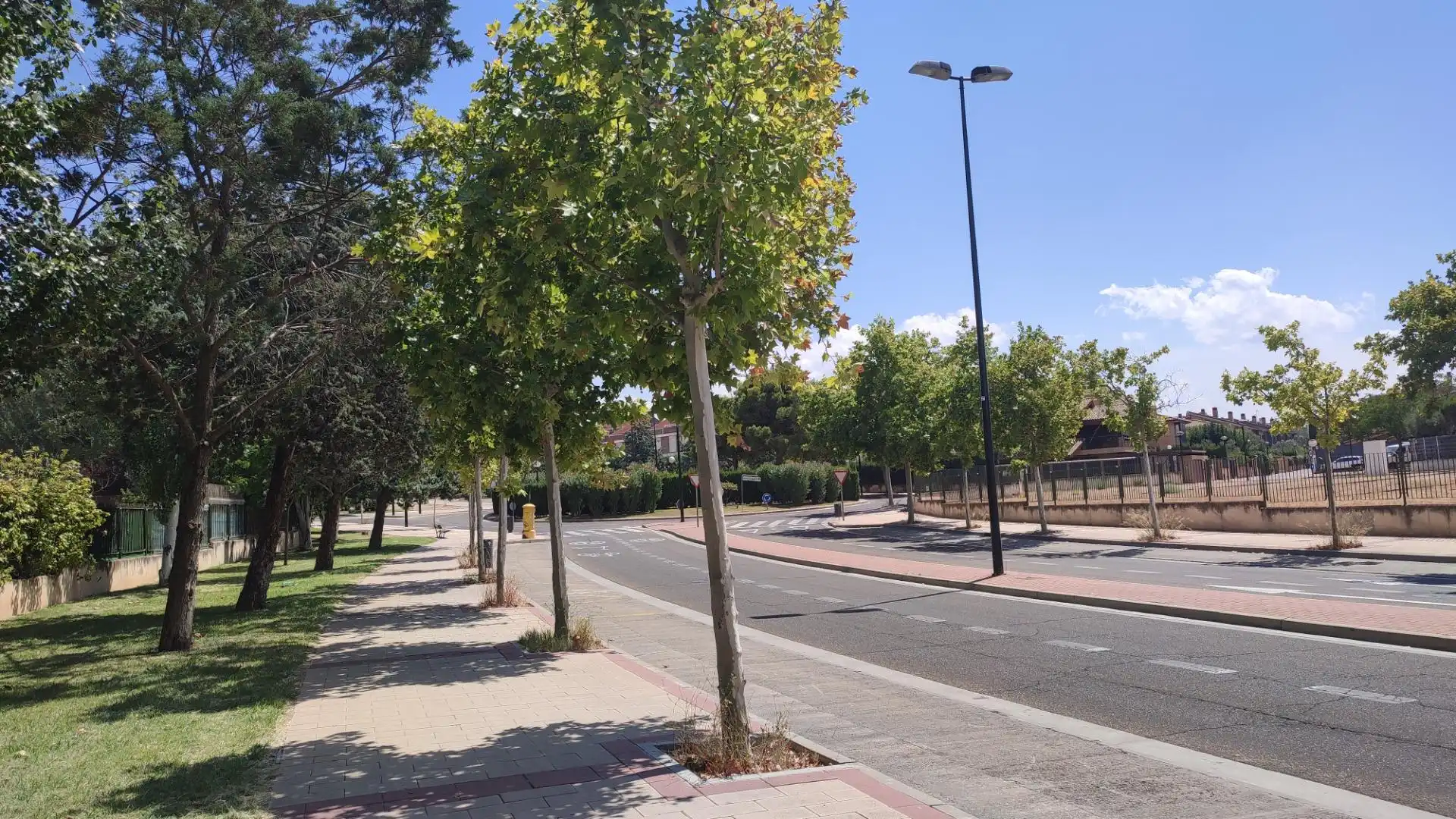 Vista exterior de Casa adosada de alquiler en Zaragoza con Aire acondicionado, Calefacción y Jardín privado