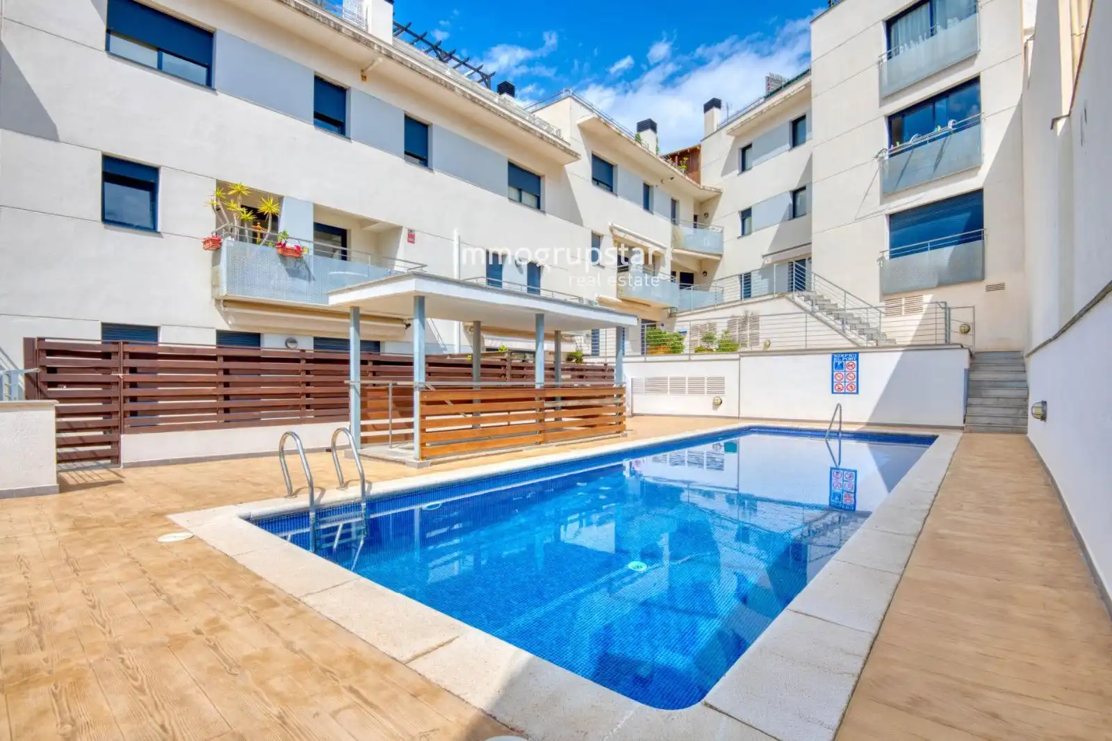 Piscina de Dúplex en venda en Sant Feliu de Guíxols amb Calefacció, Terrassa i Piscina