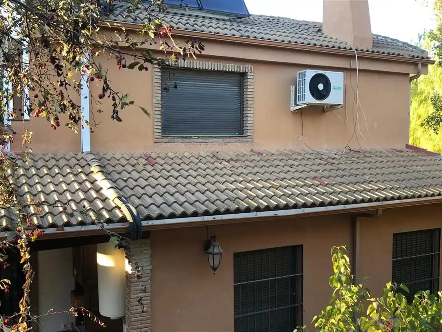Vista exterior de Pis en venda en Coín amb Aire condicionat, Jardí privat i Parquet