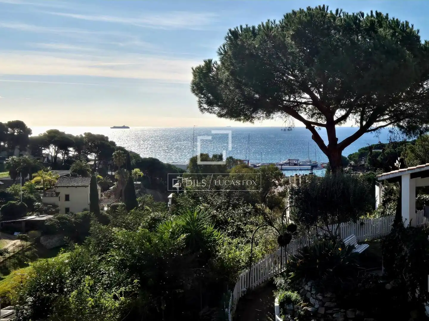 Vista exterior de Casa o xalet en venda en Arenys de Mar amb Calefacció, Jardí privat i Terrassa