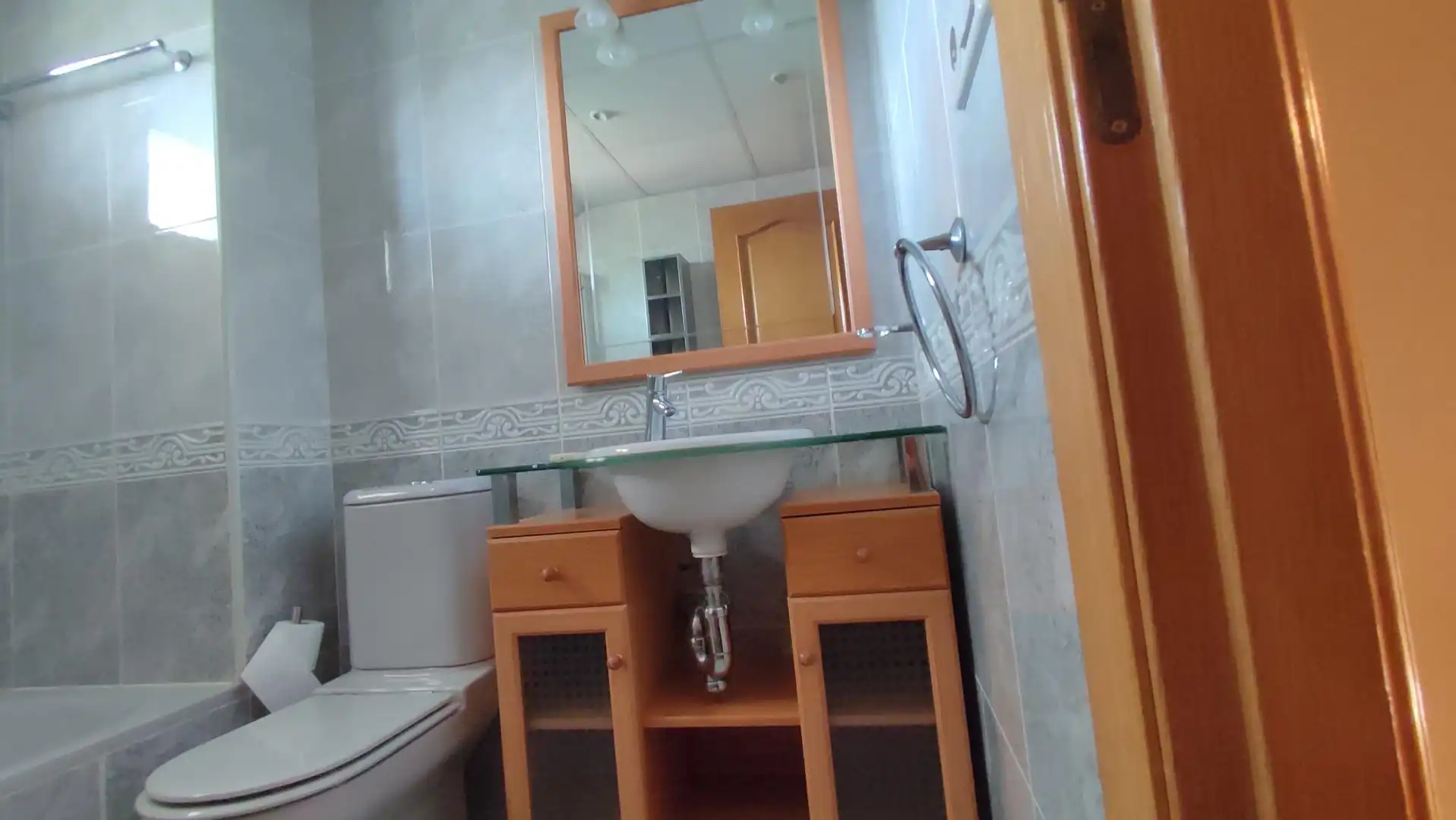 Baño de Casa adosada de alquiler en Zaragoza con Aire acondicionado, Calefacción y Jardín privado