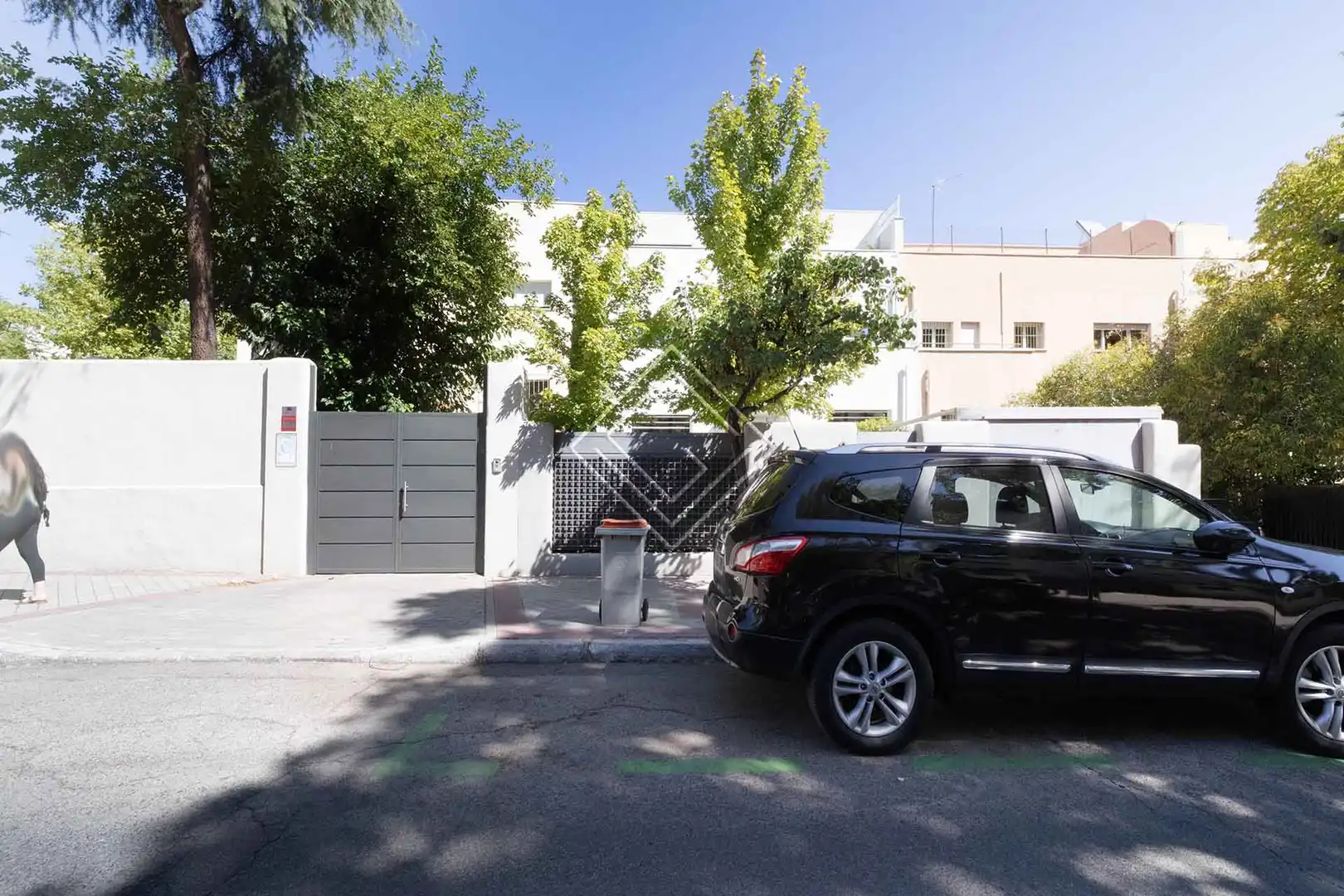 Parking of Houses for sale in Madrid  with Private garden and Swimming Pool