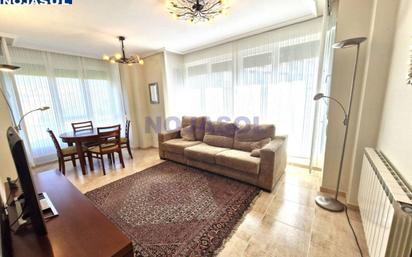 Sala d'estar de Apartament en venda en Noja amb Calefacció, Terrassa i Traster