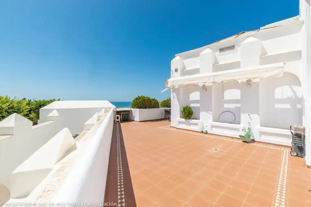 Vista exterior de Dúplex en venda en Torremolinos amb Aire condicionat, Terrassa i Moblat