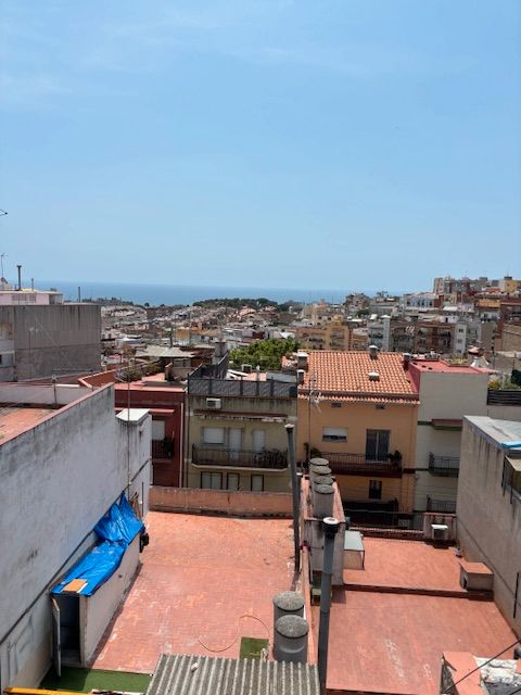 Vista exterior de Pis en venda en Mataró amb Forn i Balcó