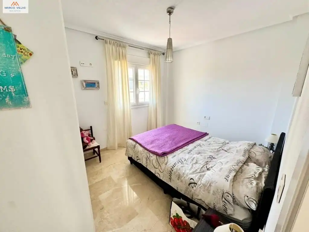 Dormitori de Casa o xalet en venda en San Fulgencio amb Aire condicionat, Jardí privat i Balcó