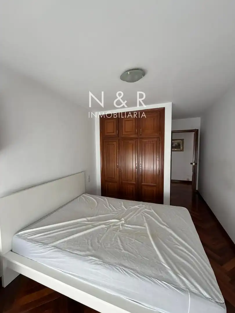 Habitación de Piso de alquiler en Santiago de Compostela  con Calefacción