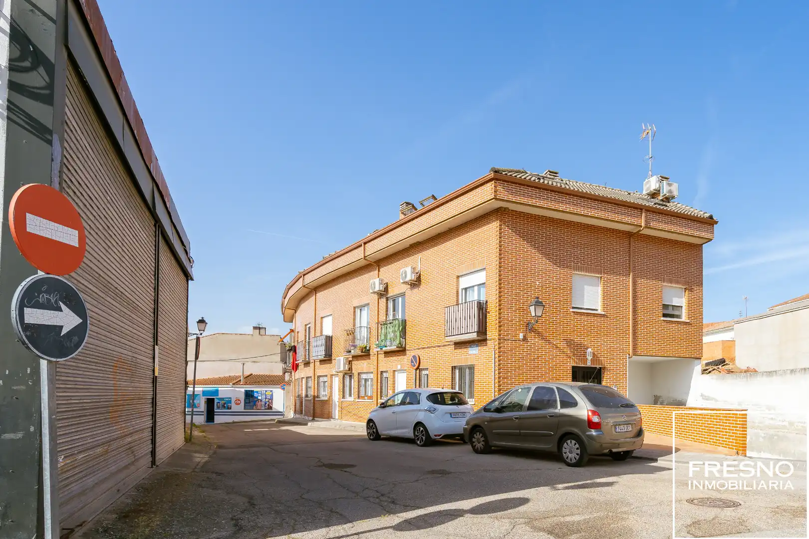 Außenansicht von Maisonette zum Verkauf in Cobeña mit Klimaanlage, Heizung und Parkett