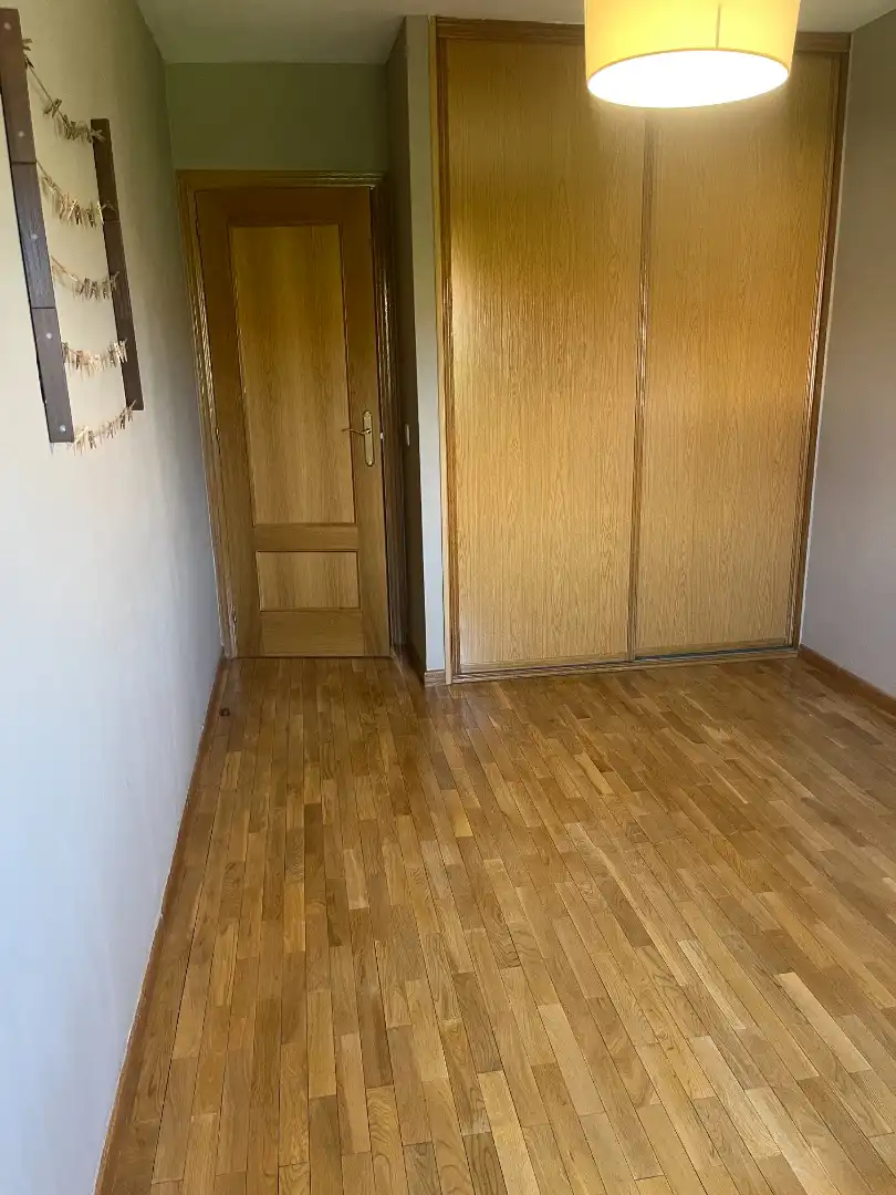 Dormitori de Casa adosada en venda en Monterrubio de Armuña amb Calefacció, Jardí privat i Parquet