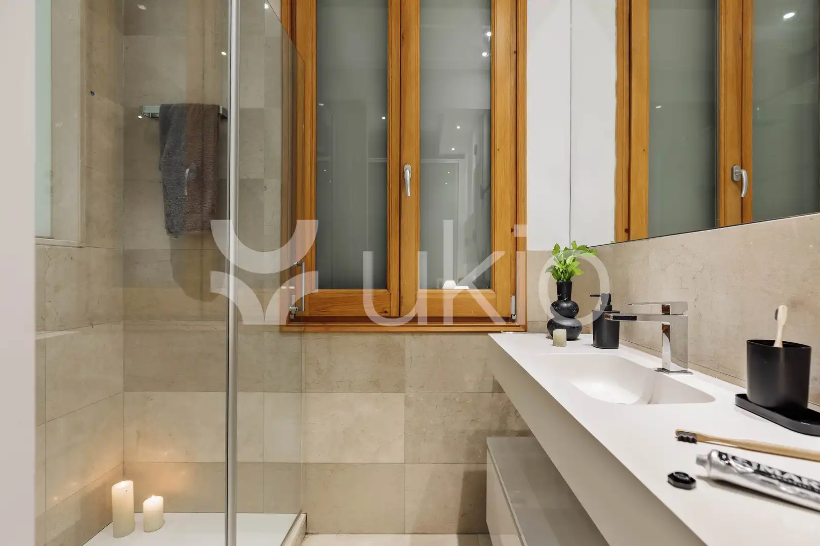 Baño de Apartamento de alquiler en Barcelona con Aire acondicionado, Calefacción y Amueblado