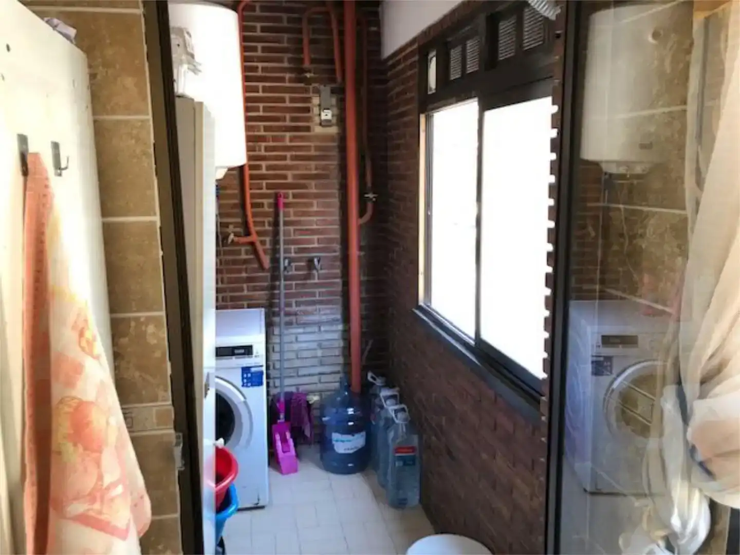 Flat for sale in  Valencia Capital  with Air Conditioner and Balcony