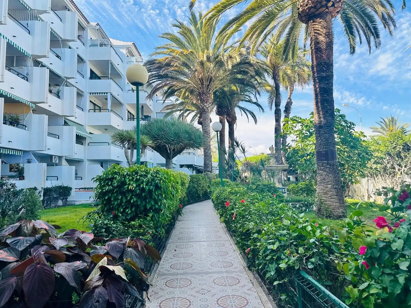 Vista exterior de Apartament de lloguer en San Bartolomé de Tirajana amb Aire condicionat, Jardí privat i Moblat