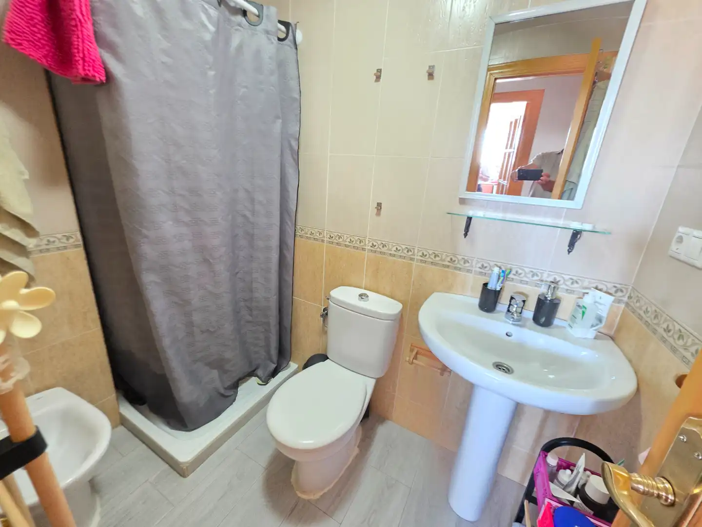 Baño de Piso en venta en La Zubia con Calefacción, Parquet y Amueblado