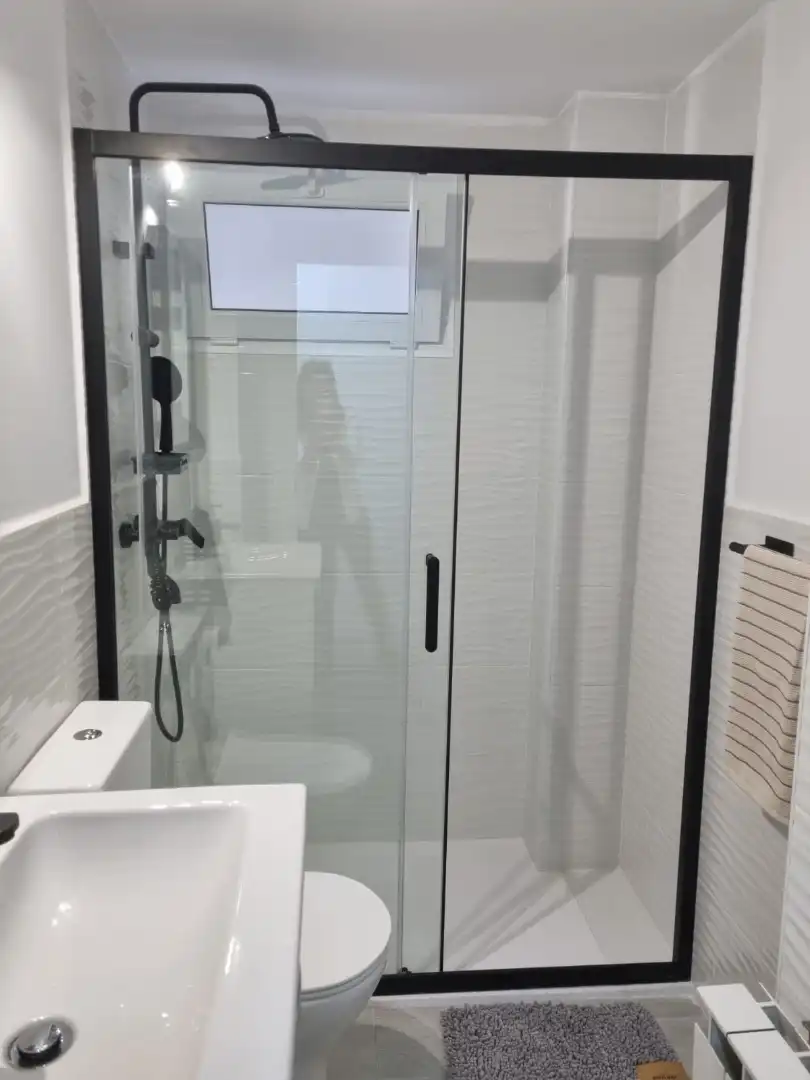 Baño de Piso para compartir en Ávila con Calefacción, Parquet y Amueblado