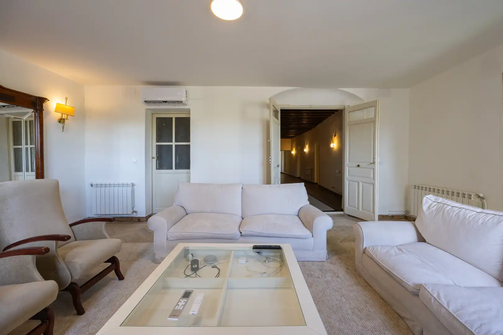 Sala de estar de Casa o chalet en venta en El Puente del Arzobispo con Aire acondicionado, Calefacción y Jardín privado