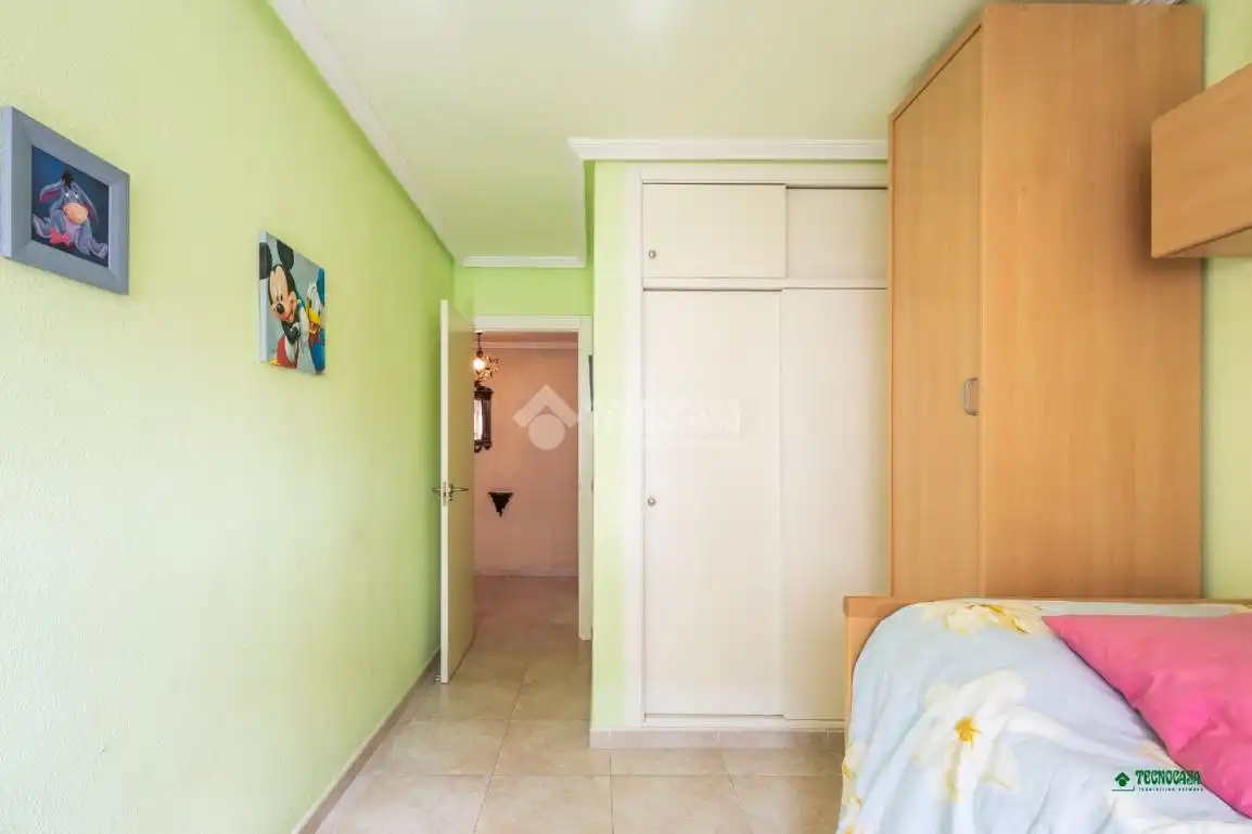 Piso en venta en Almería con Amueblado