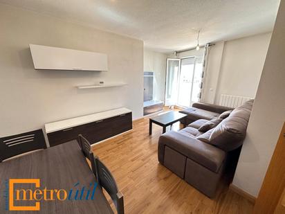 Living room of Flat for sale in Villares de la Reina  with Heating, Parquet flooring and Terrace