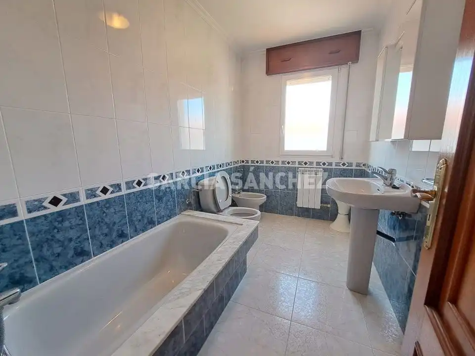 Bathroom of Flat for sale in Boiro  with Storage room