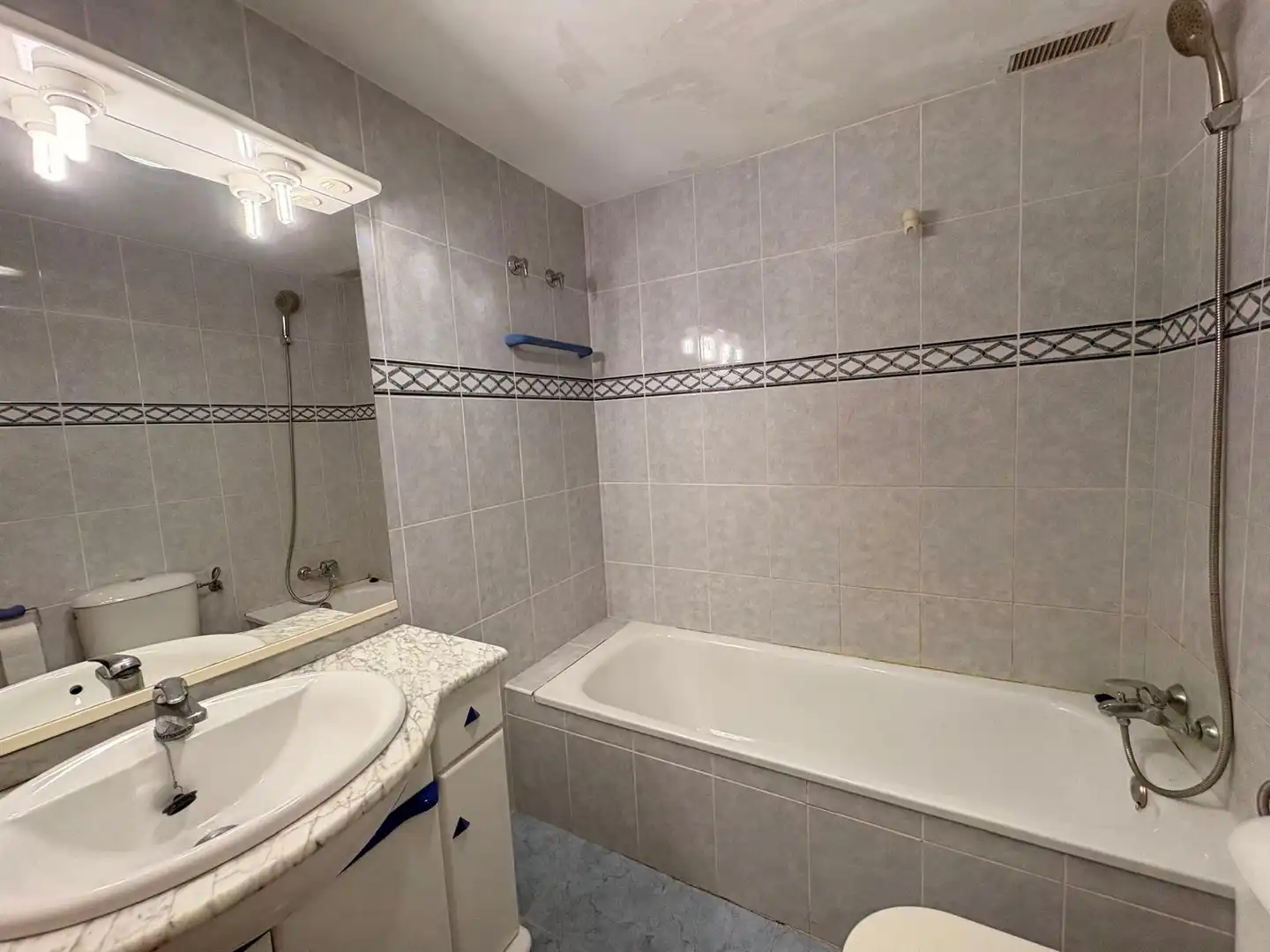 Bathroom of Flat for sale in Petrés  with Air Conditioner, Storage room and Balcony