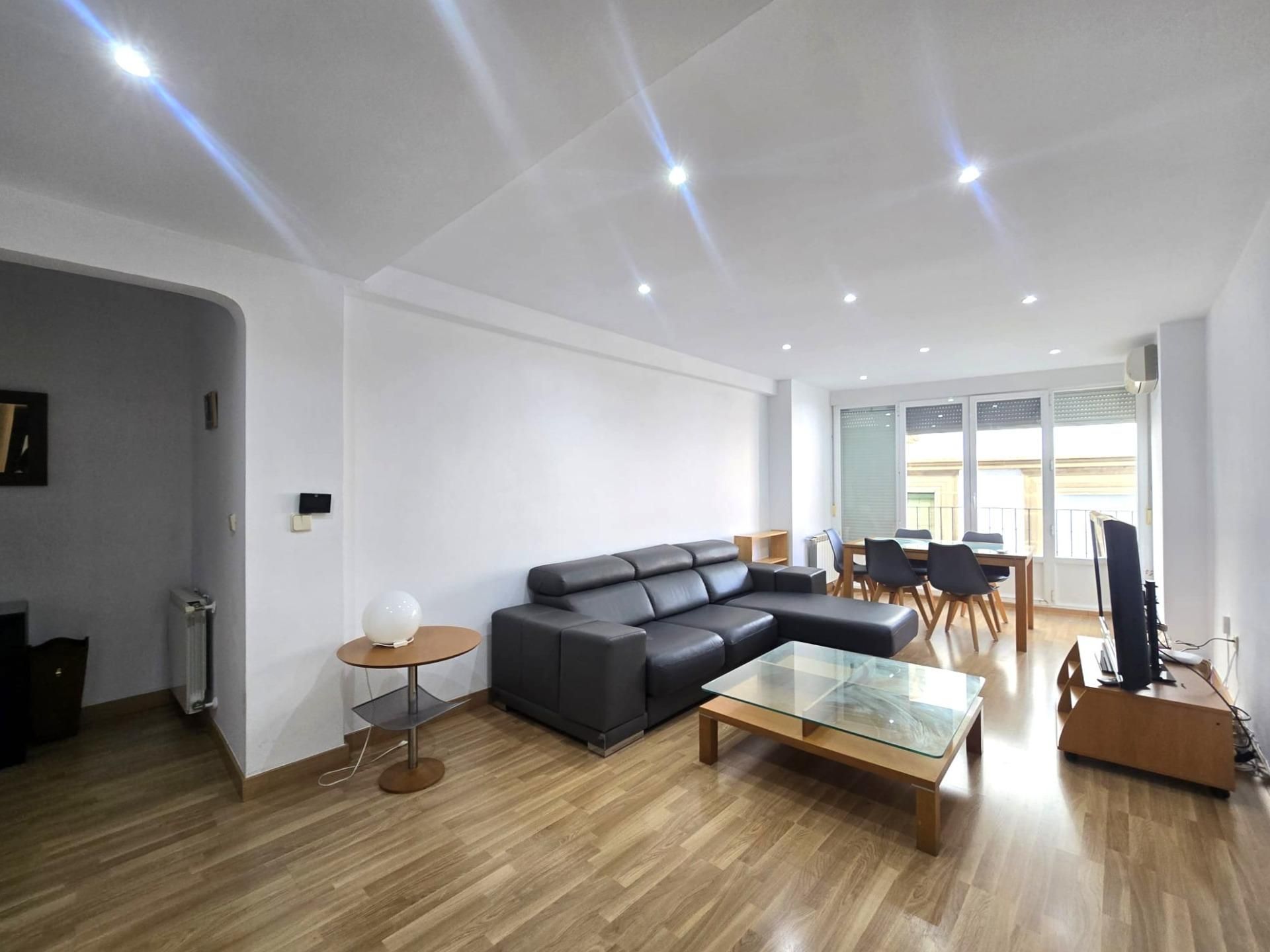 Living room of Flat for sale in Plasencia  with Air Conditioner, Heating and Balcony
