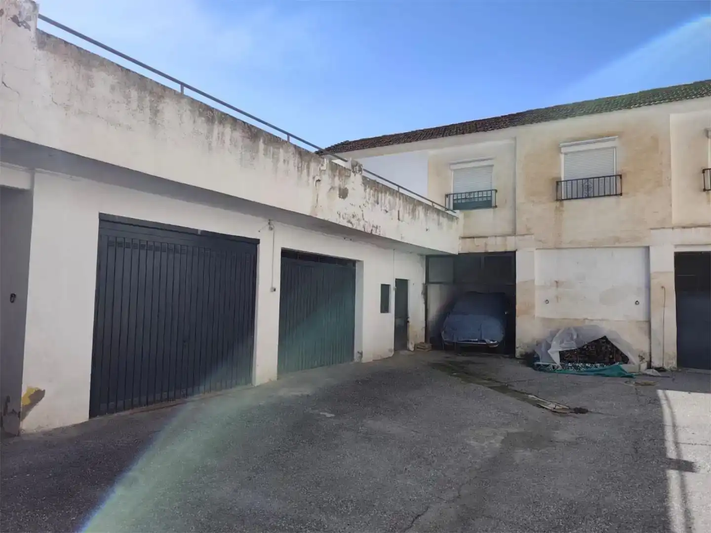 Aparcament de Finca rústica en venda en Granada amb Jardí privat, Traster i Piscina