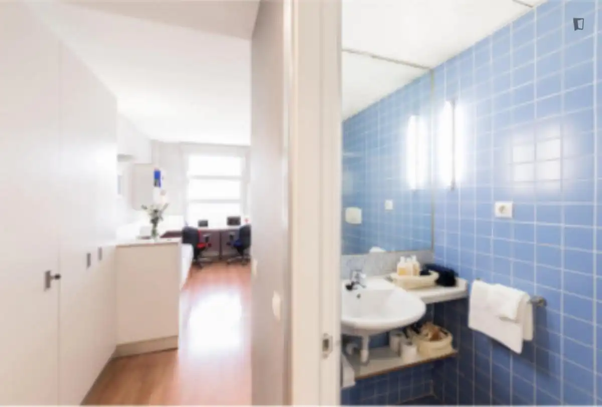 Badezimmer von Wohnung zur untervermieten in Madrid mit Möbliert und Internet