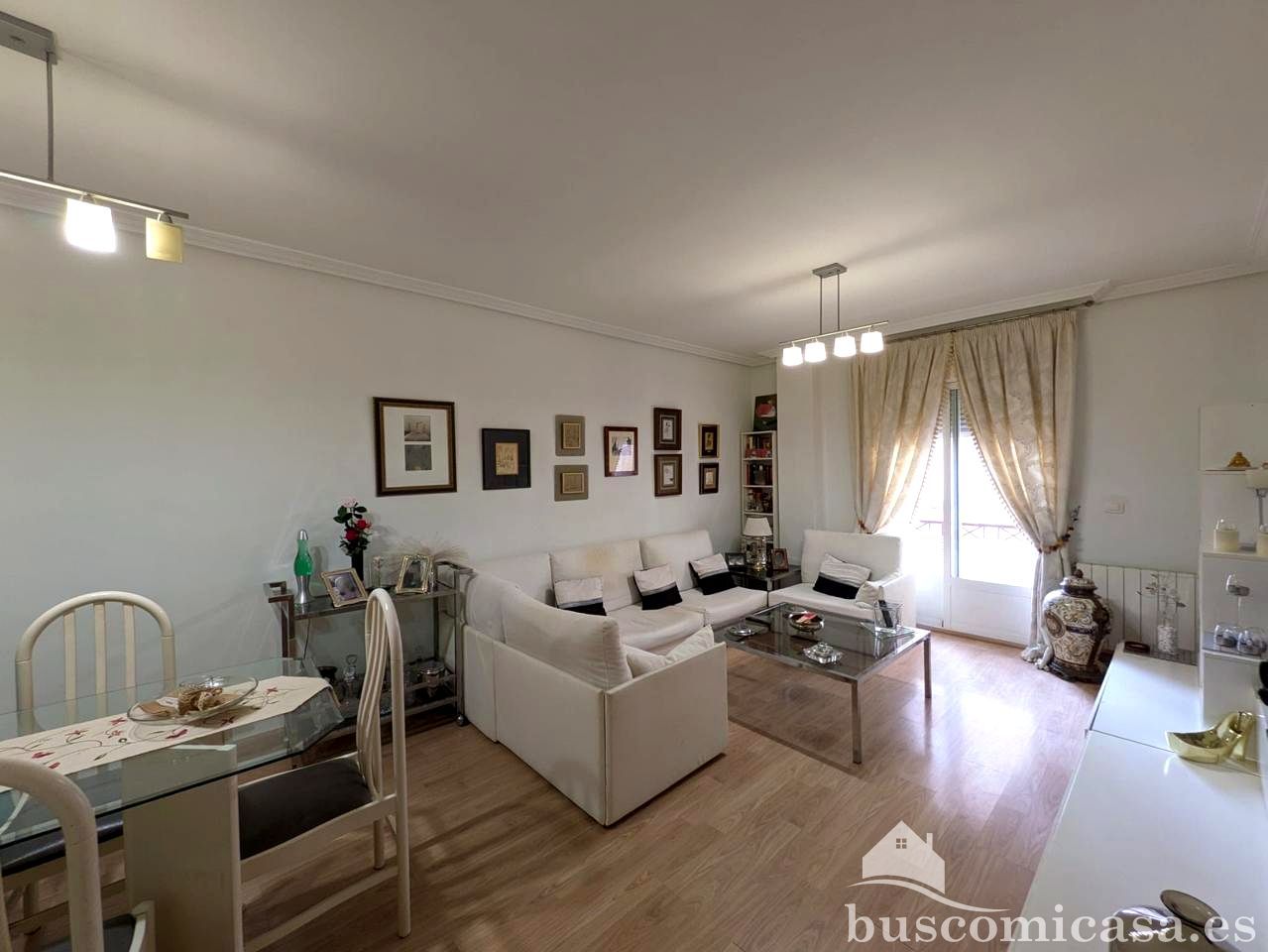 Living room of Flat for sale in Linares  with Air Conditioner, Heating and Balcony