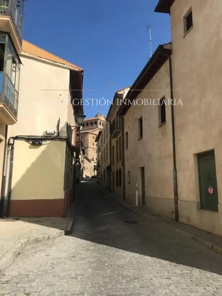 Vista exterior de Piso de alquiler en Salamanca con Calefacción, Parquet y Amueblado