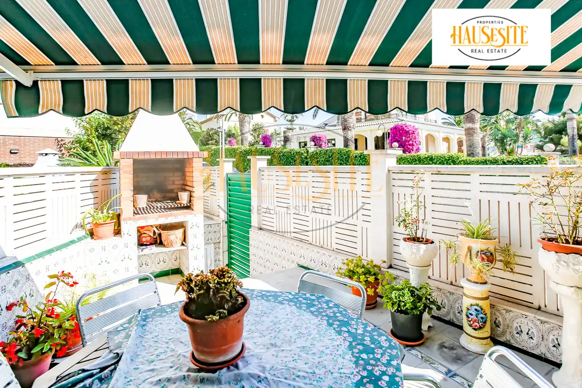 Terrace of Houses for sale in Vilanova i la Geltrú  with Heating, Terrace and Balcony