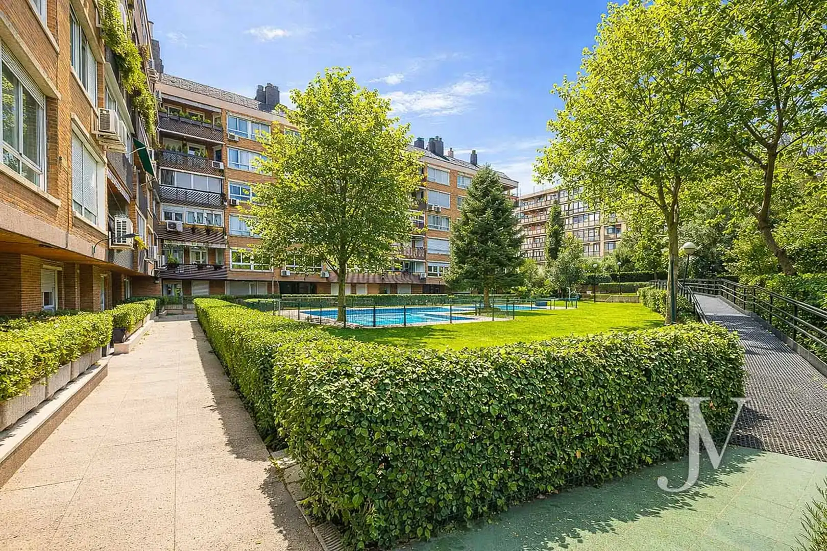 Vista exterior de Piso en venta en Madrid con Calefacción, Horno y Lavadora