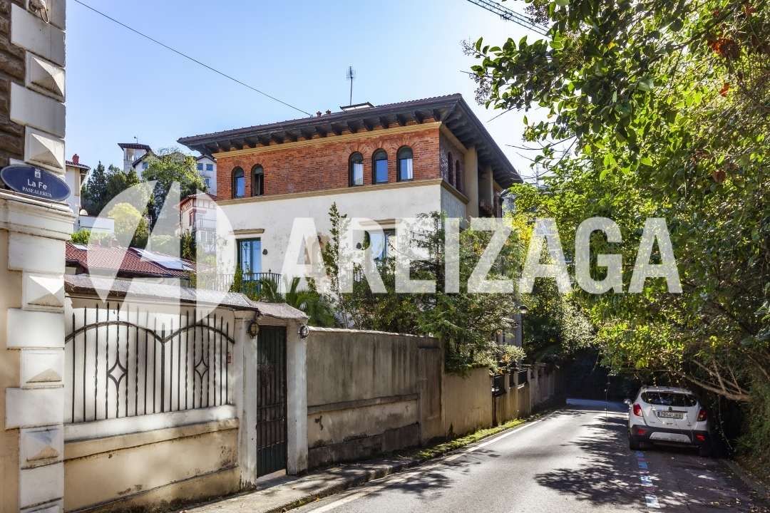 Exterior view of House or chalet for sale in Donostia - San Sebastián   with Heating, Private garden and Terrace