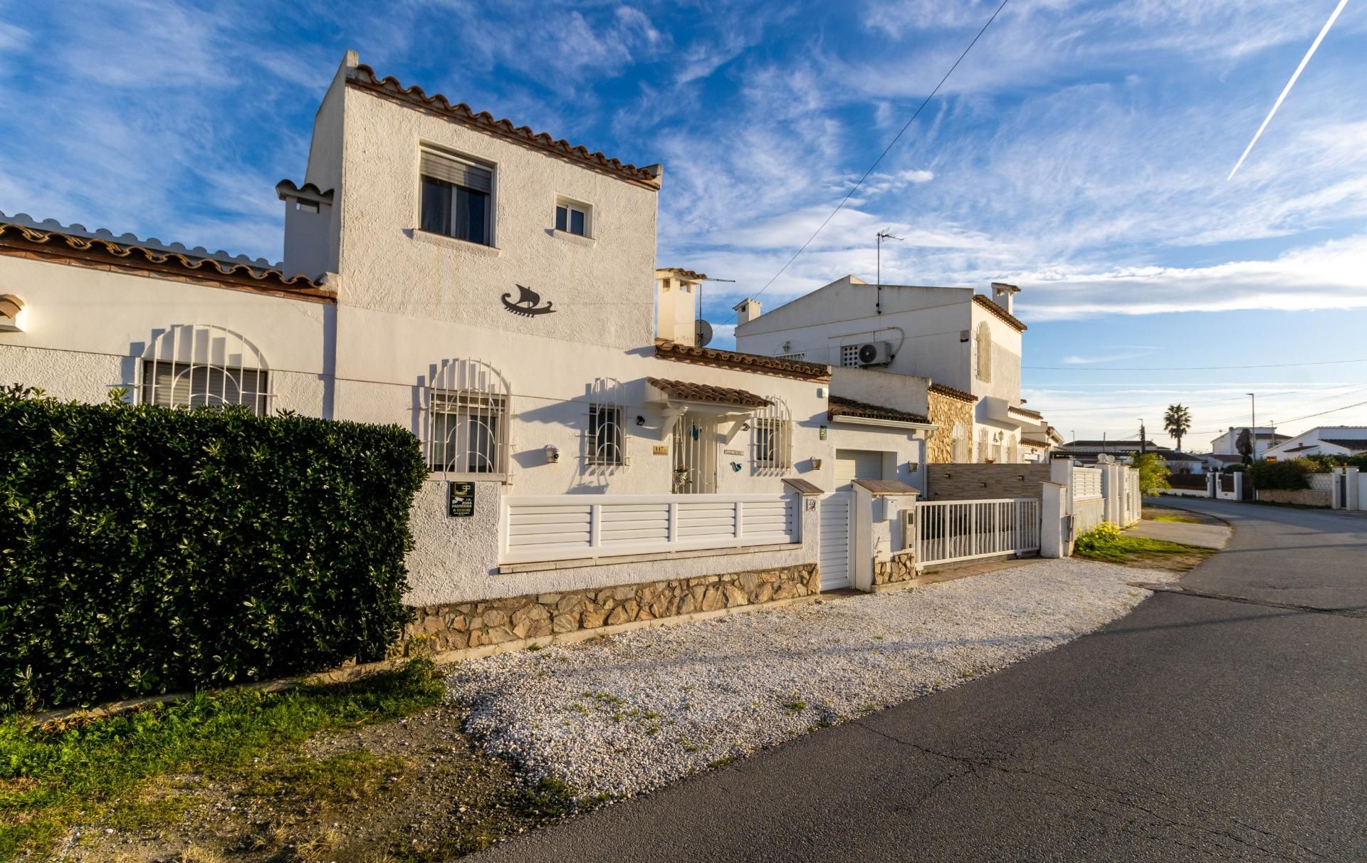 Vista exterior de Casa o xalet en venda en Empuriabrava amb Aire condicionat i Calefacció