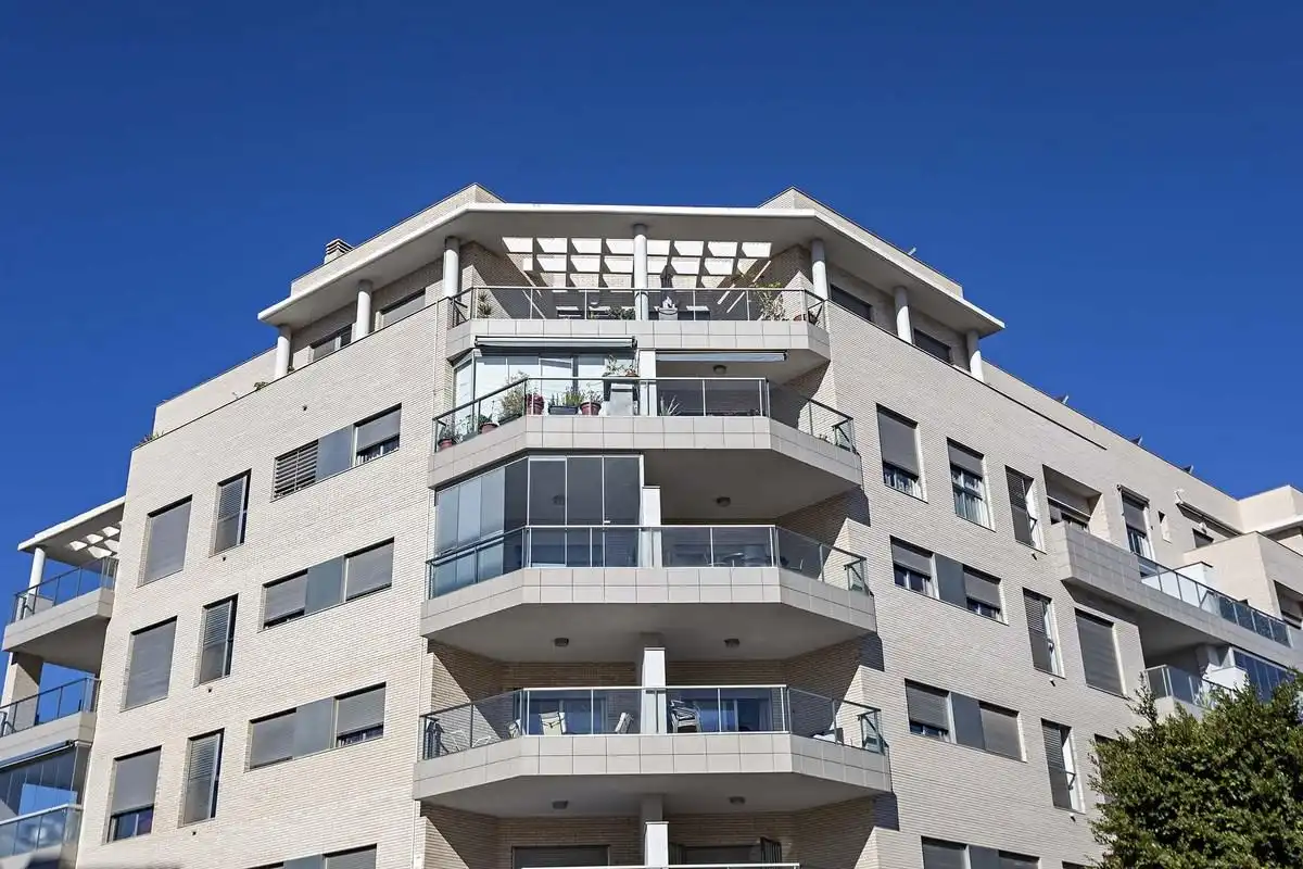 Außenansicht von Wohnung zum Verkauf in Almería mit Klimaanlage, Heizung und Terrasse