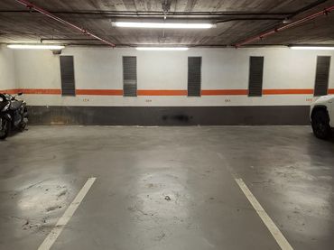 Double parking space with lift for sale in Carrer de l'Arquitecte Sert