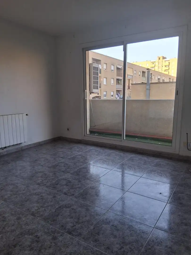 Piso en venta en Espronceda