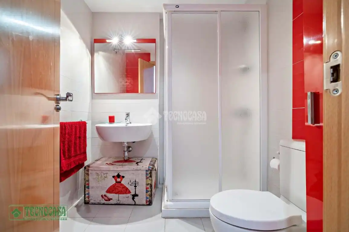 Baño de Ático en venta en El Ejido con Aire acondicionado, Parquet y Balcón