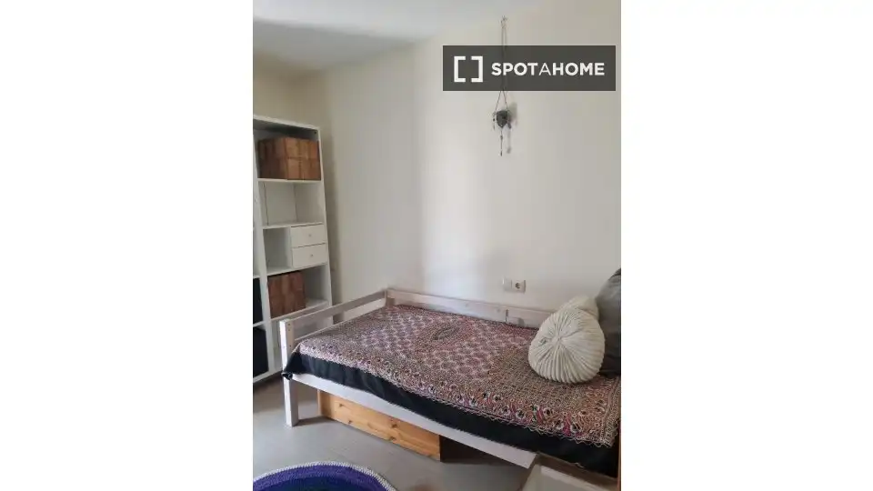 Bedroom of Flat for share in Vilassar de Mar  with Air Conditioner, Heating and Furnished