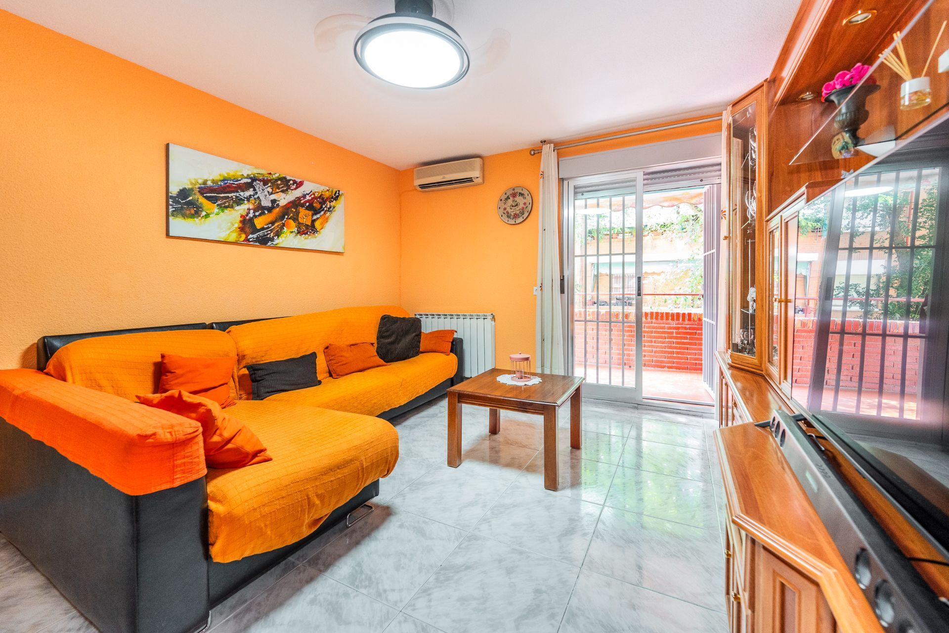 Living room of Flat for sale in Parla  with Air Conditioner and Terrace