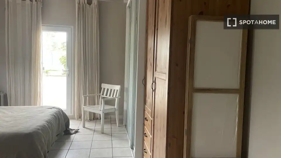 Habitación de Piso de alquiler en Sant Cugat del Vallès con Aire acondicionado, Calefacción y Amueblado