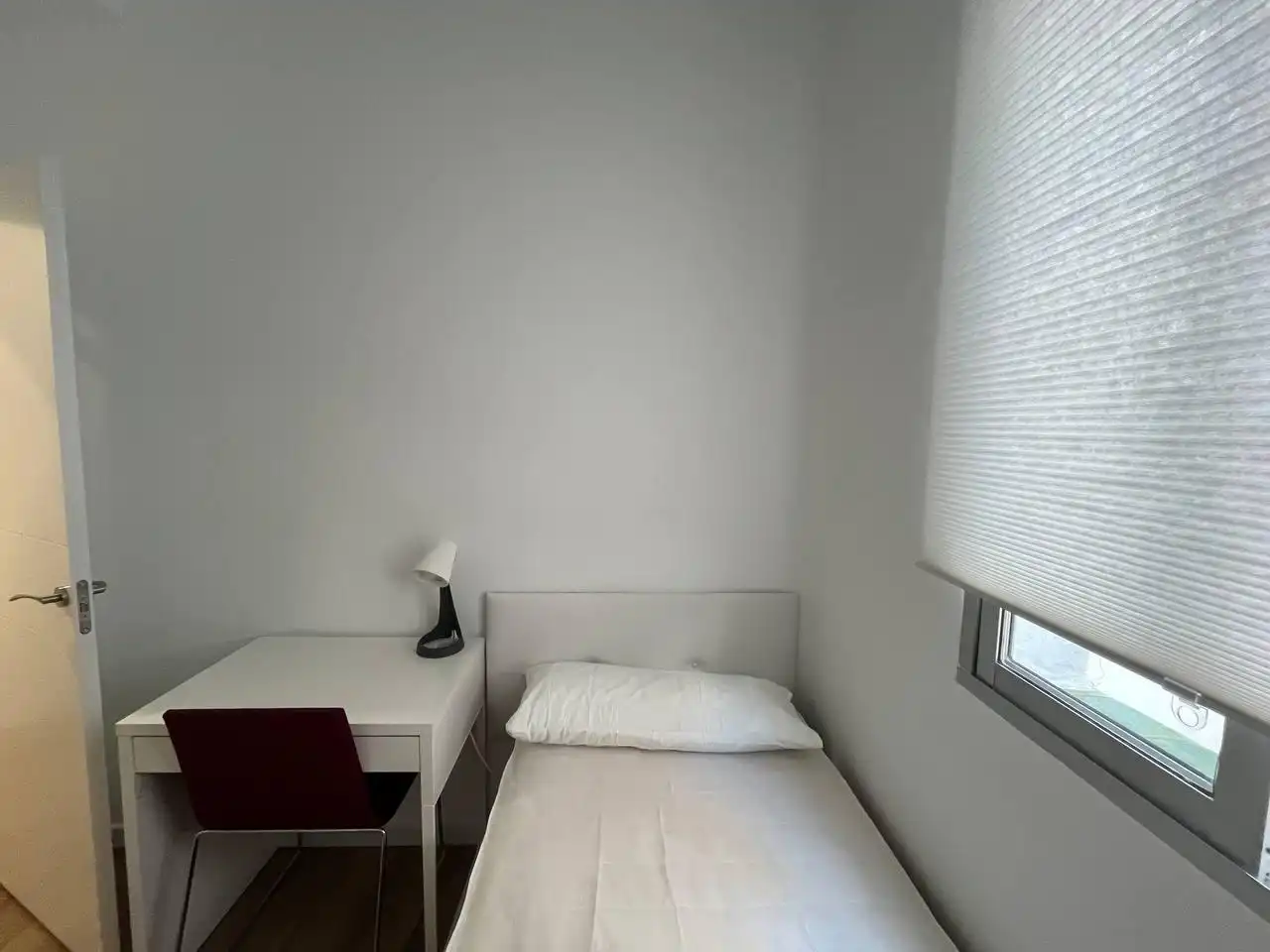 Bedroom of Flat for rent in Madrid