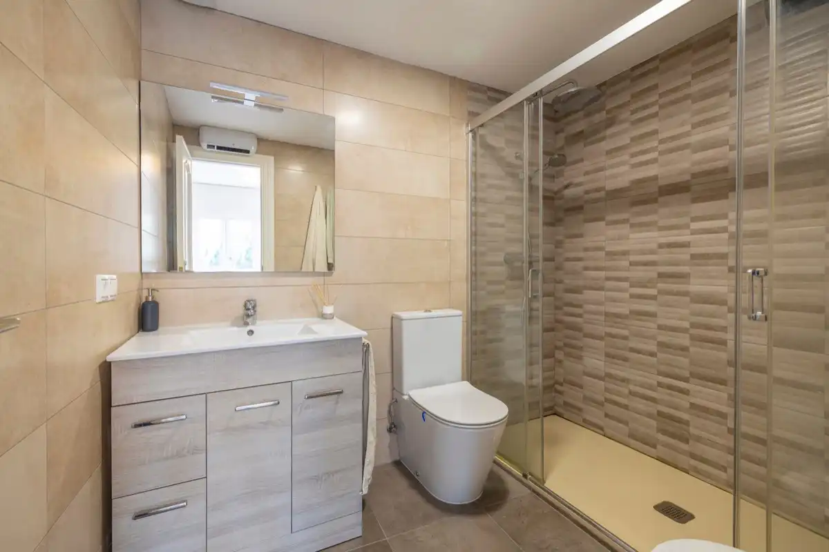 Bathroom of Apartments for sale in Dénia  with Air Conditioner and Community pool