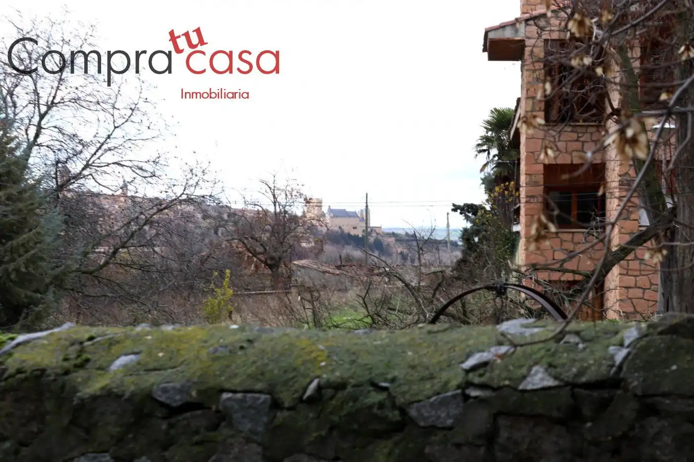 Vista exterior de Casa o xalet en venda en Segovia amb Calefacció, Jardí privat i Terrassa