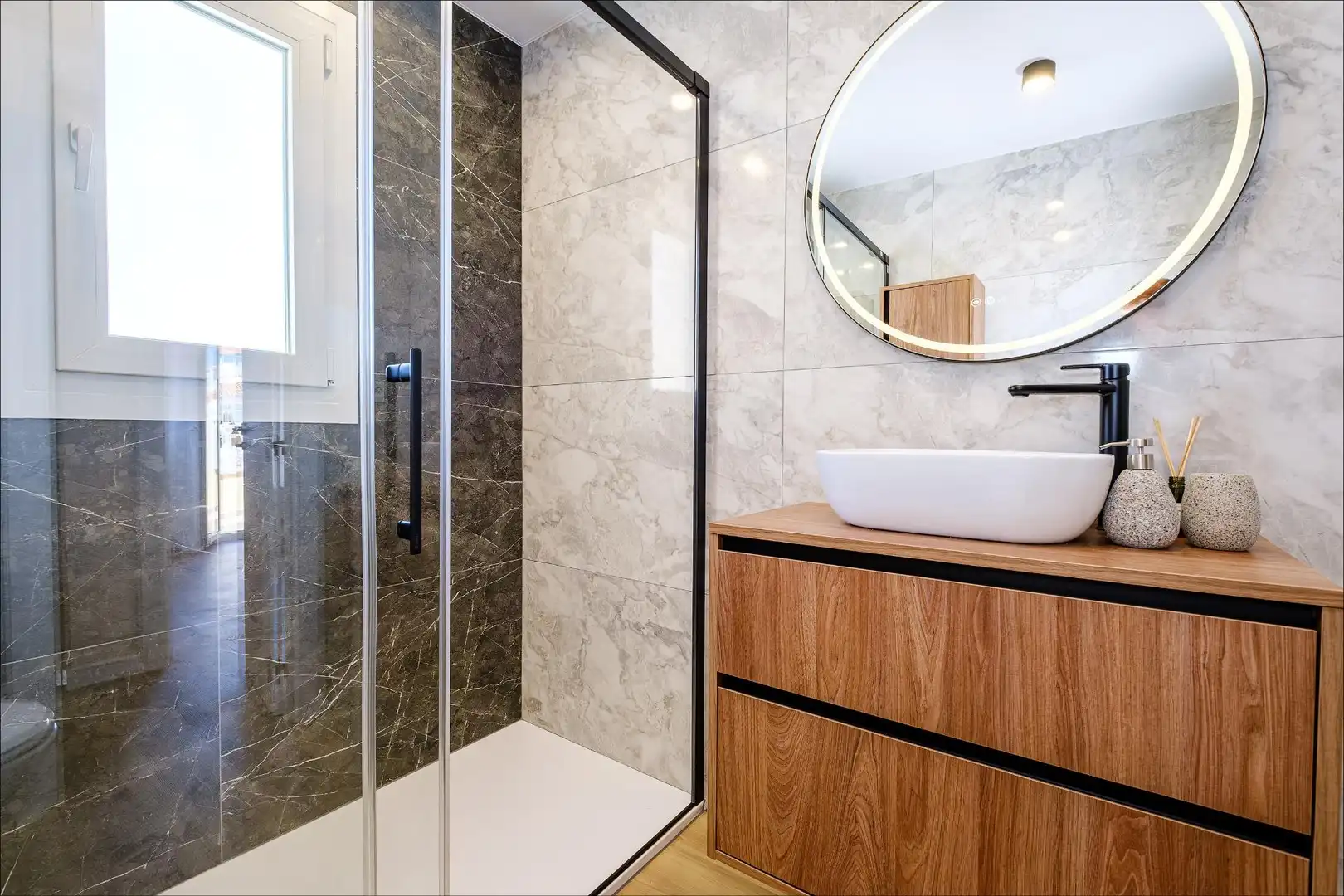 Baño de Casa adosada en venta en Orihuela con Aire acondicionado, Calefacción y Jardín privado