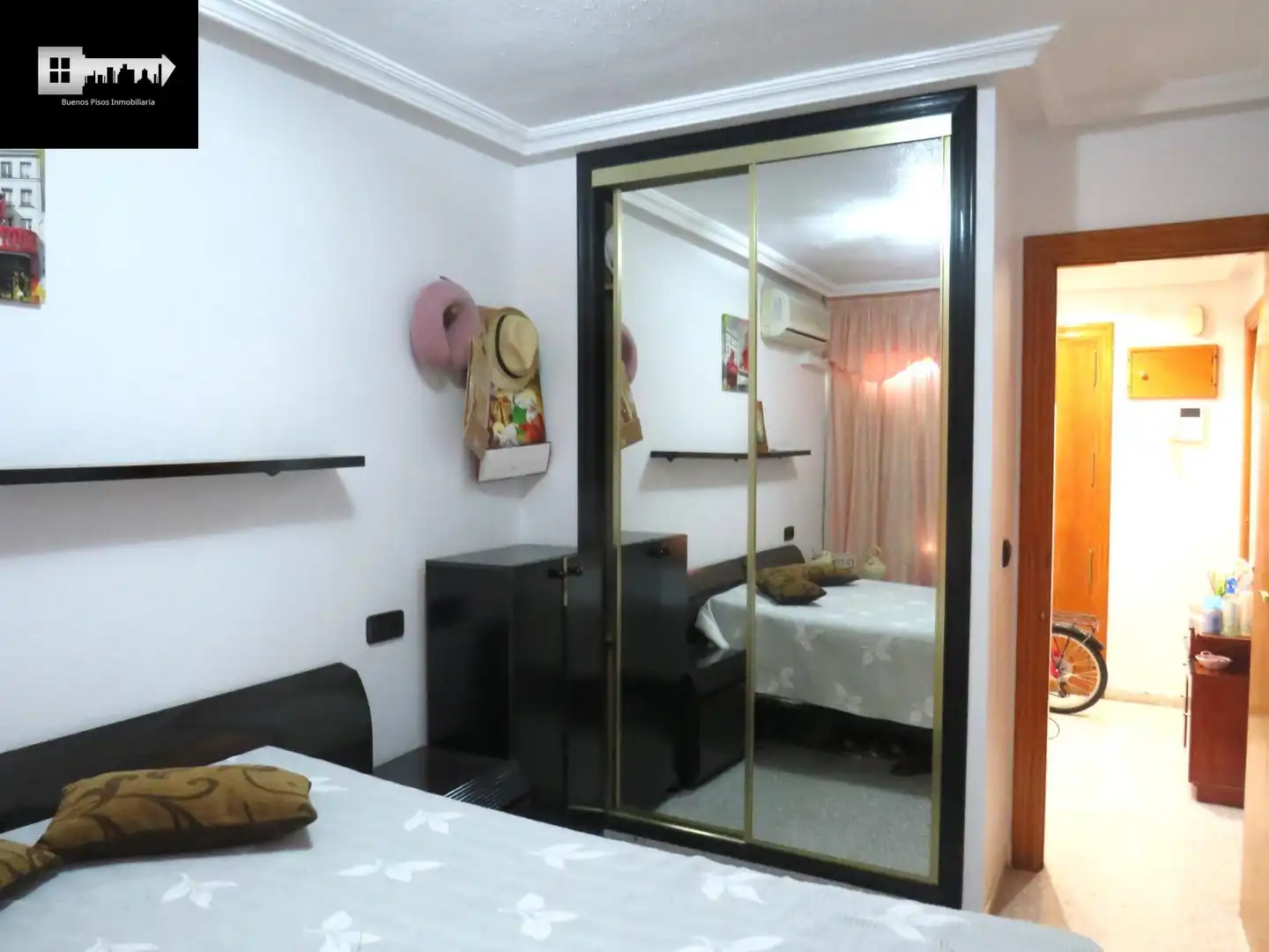 Habitación de Piso en venta en Alicante / Alacant con Aire acondicionado, Calefacción y Jardín privado