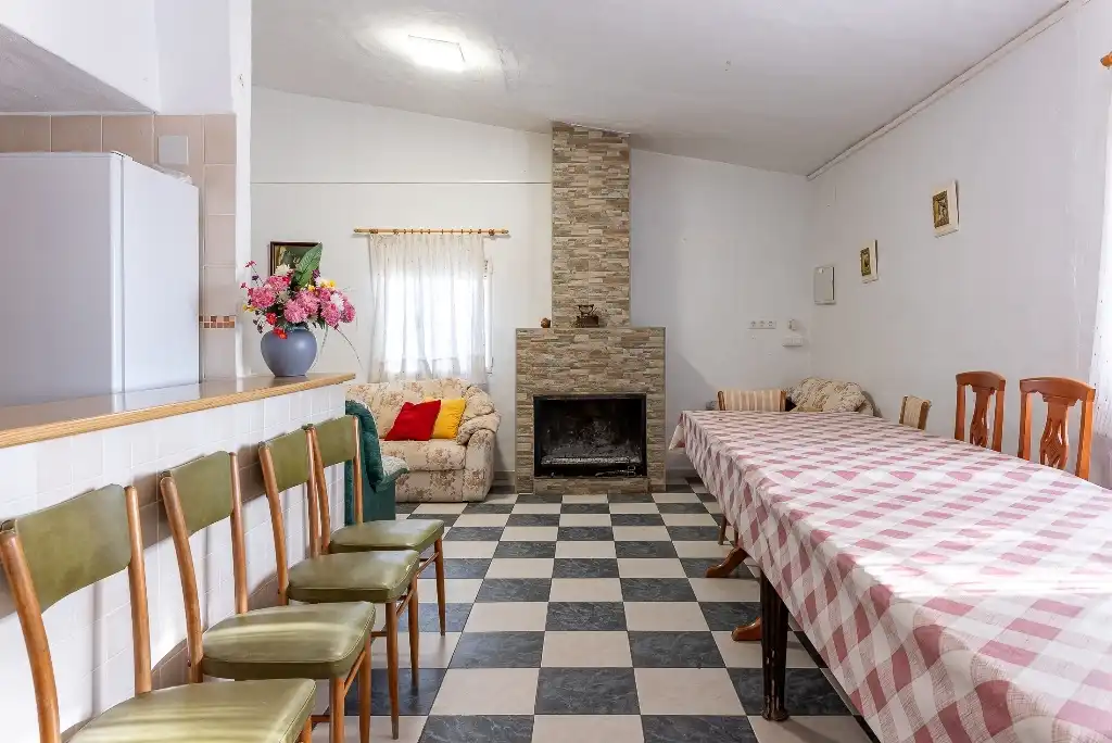 Sala de estar de Casa o chalet en venta en Castalla con Jardín privado, Piscina y Amueblado